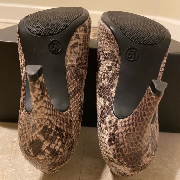 Snakeskin heels - Picture 5 of 15